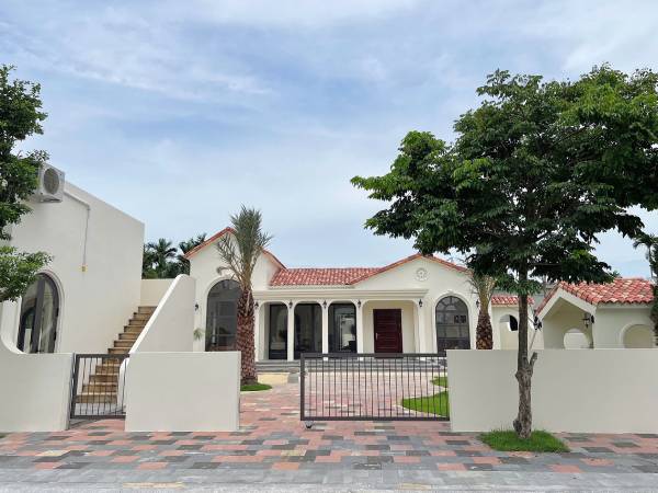 Khó mua nhà Hà Nội, vợ chồng trẻ cầm tiền tỷ về quê tậu đất, dựng căn nhà đẹp mê