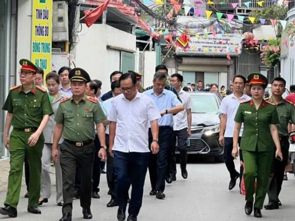 Giám đốc Công an Hà Nội thân chinh kiểm tra thực tế tình hình sản xuất, kinh doanh tại thủ phủ La Phù
