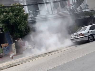 VIDEO: Tài xế Xpander dùng xe mình 'ghìm' xe Mercedes có tài xế bất tỉnh trên ghế lái