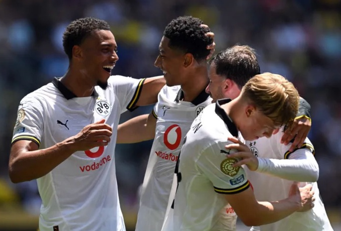Mamelodi Sundowns ngược dòng bất thành, Dortmund thắng trận cầu 7 bàn