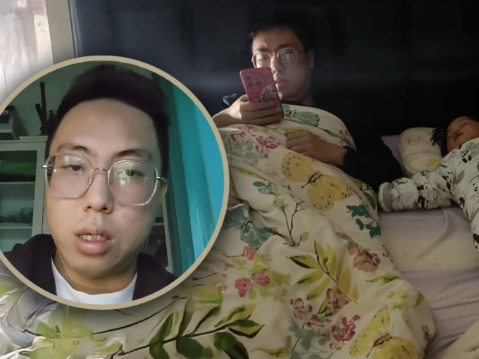 Nghỉ việc lương cao để ở nhà chăm con, 'bố bỉm sữa' bị viêm khớp, trầm cảm