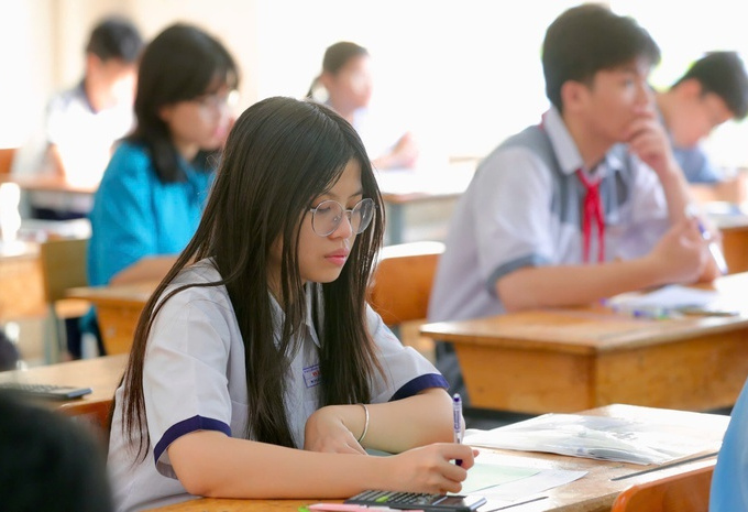 NÓNG: TP HCM công bố điểm chuẩn lớp 10 chuyên, lớp 10 tích hợp