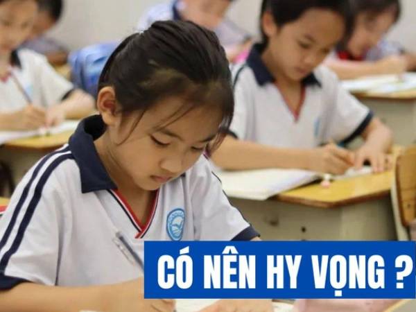 2 chữ đang khiến nhiều cha mẹ Hà Nội đứng ngồi không yên lúc này: Chờ cầu may hay tìm đường khác?