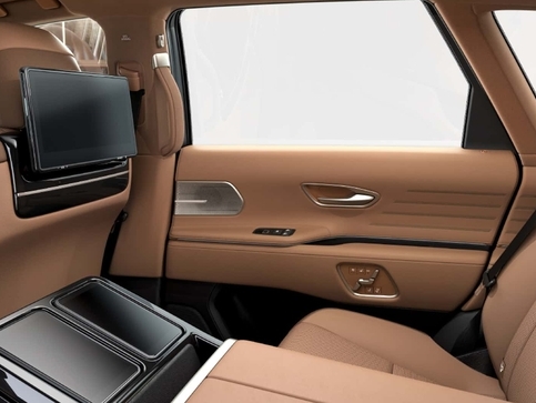 Công nghệ kính mới này giúp chủ xe Toyota khỏi sợ nhìn trộm vào bên trong mà không cần che rèm
