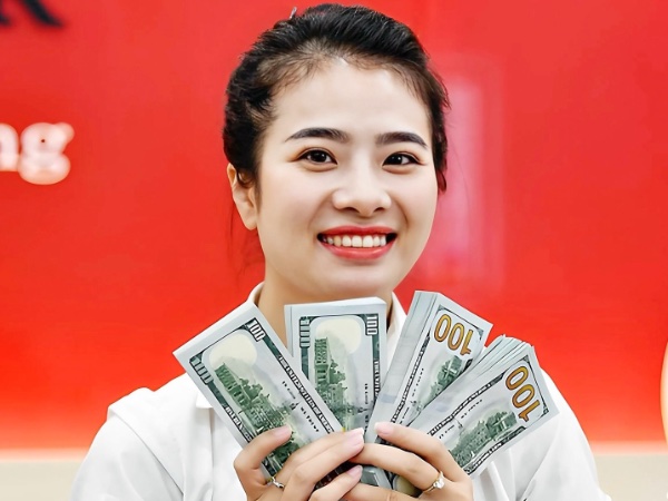 Giá USD ngân hàng vượt 26.300 đồng, cao nhất từ trước đến nay