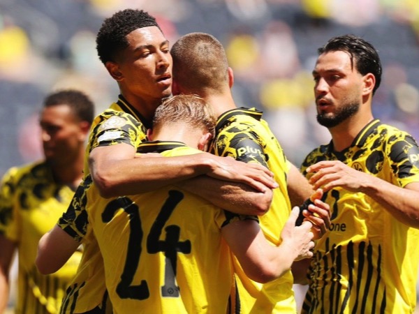 Dortmund vào vòng 1/8 FIFA Club World Cup với ngôi nhất bảng