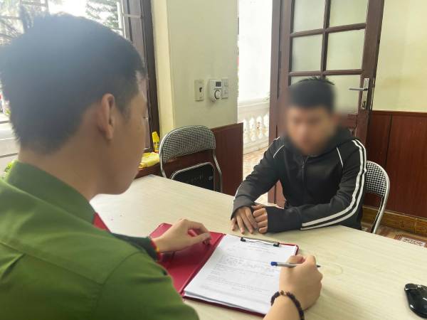 Quan hệ với nữ sinh 13 tuổi, thiếu niên 16 tuổi bị khởi tố
