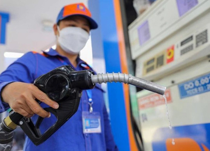 Xăng dầu tiếp tục tăng giá