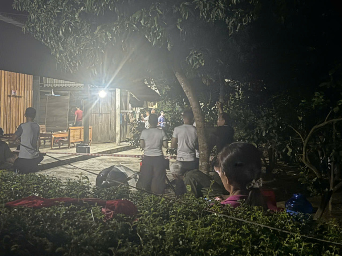 Mới ra tù, nghịch tử cầm dao chém mẹ tử vong