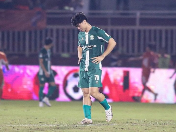 Bùi Tiến Dũng cản phá penalty của Công Phượng, 'đại gia mới nổi' tan mộng theo kịch bản nghiệt ngã