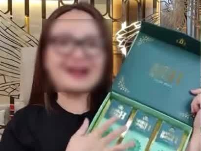 Doanh nhân Hoàng Hường và loạt bê bối: Hàng loạt quảng cáo thuốc 'nổ tung trời' bị xử phạt đến phát ngôn xúc phạm người dân tộc