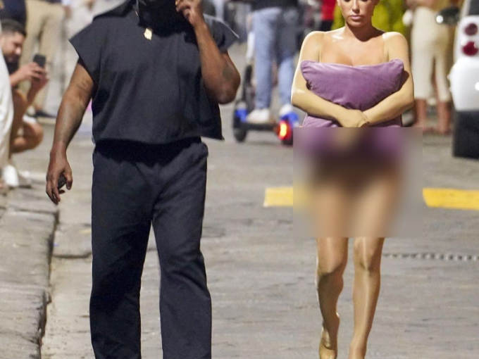 Sự thật trần trụi phía sau những màn hở hang lố lăng gây sốc của vợ Kanye West
