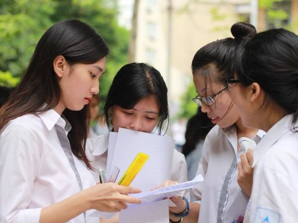 Đề thi tiếng Anh tốt nghiệp THPT 'khó nhằn', thí sinh IELTS 5.0-6.5 được quy đổi 8-10 điểm, có bất công?