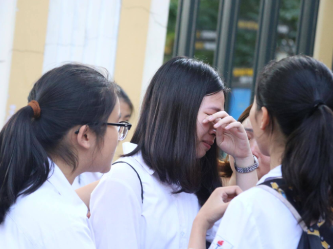 Tâm thư người mẹ hậu thi tốt nghiệp THPT: Một học sinh giỏi tỉnh phải bật khóc vì cảm giác bất lực, một giấc mơ vỡ vụn