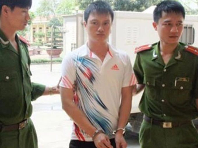 Vi 'ngộ' - Giang hồ khét tiếng vừa bị khám nhà có mối quan hệ thế nào với Tuấn 'thần đèn'?