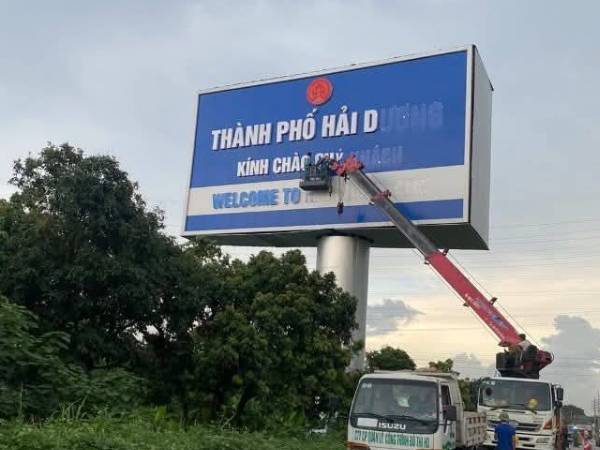 VIDEO tấm biển nổi tiếng ở Hải Dương gỡ xuống, hội 34 xúc động: Dù Hải Dương hay Hải Phòng, quê hương vẫn ở đó!