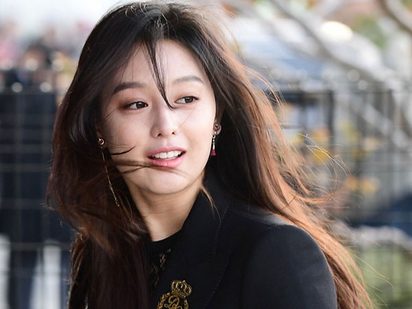 Sau cô dâu Song Hye Kyo, đây chính là mỹ nhân khiến fan đảo điên vì đẹp quá mức cho phép trong siêu đám cưới hôm qua