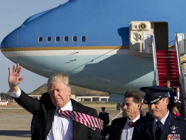 Tổng thống Donald Trump đến Việt Nam ngày nào?