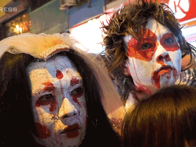 Video: Khách nước ngoài chơi lễ Halloween đông nghẹt ở Sài Gòn