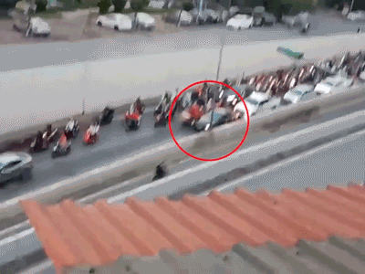 Video: Người đàn ông "một mình chống lại cả thế giới" trong hầm Kim Liên gây ùn tắc nghiêm trọng