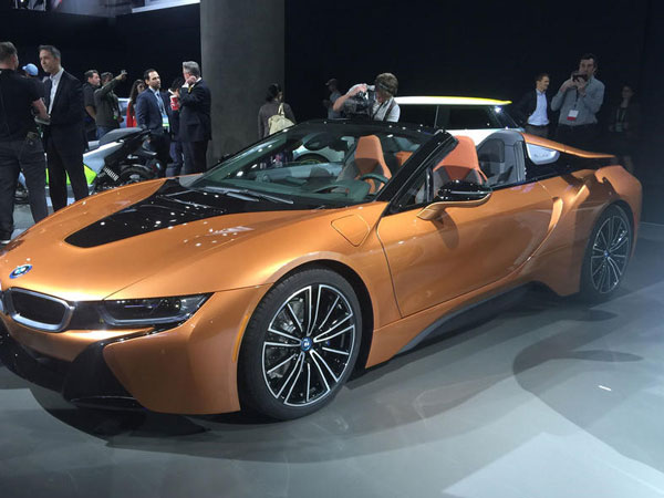 BMW i8 Roadster ra mắt, mạnh 369 mã lực