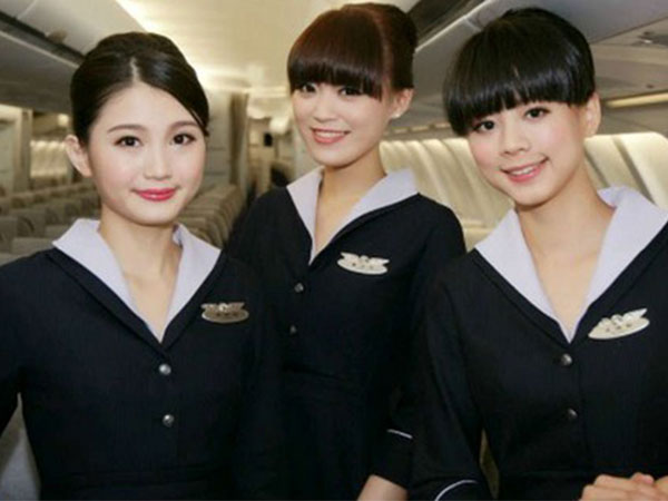 Cụ ông 70 tuổi đá nữ tiếp viên hàng không khi được yêu cầu thắt dây an toàn