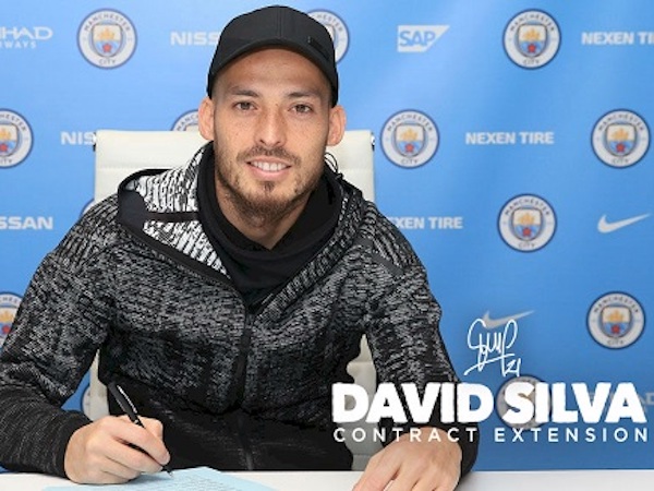 David Silva ký thêm một năm hợp đồng với Man City