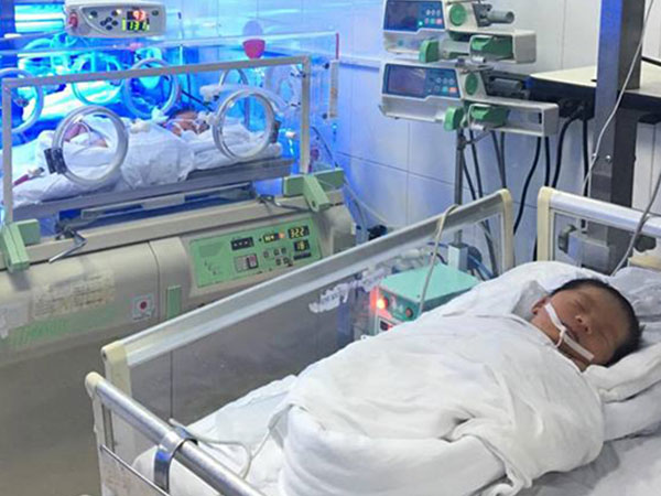 Nhiều bé sơ sinh Bắc Ninh xuất viện sau 10 ngày bị sốc nhiễm khuẩn