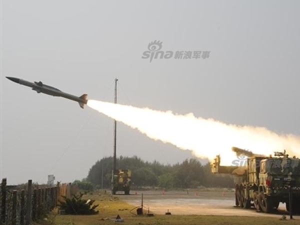 Trung Quốc bình tên lửa Ấn Độ muốn bán cho Việt Nam