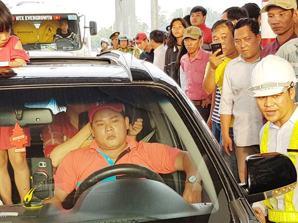 Vì sao BOT Cai Lậy hỗn loạn ngày đầu thu phí trở lại sau 3 tháng?