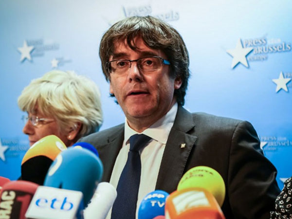 Cựu thủ hiến Catalonia từ chối về nước do lo ngại bị bắt giam