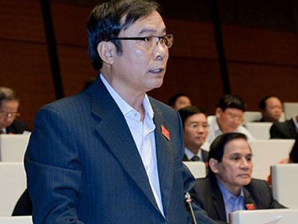 Đại biểu Quốc hội: "Tại sao cứ phải đẩy lên Thủ tướng thì mới chuyển được?"