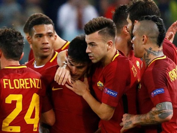 El Shaarawy bị đồng đội xâm phạm 'vùng nhạy cảm'