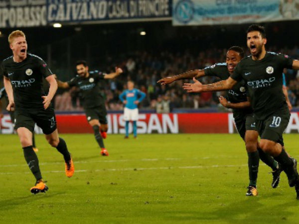 Man City thắng ngược Napoli, vượt qua vòng bảng Champions League