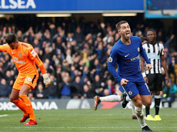 Hazard lập cú đúp, Benitez nhận trái đắng từ Chelsea