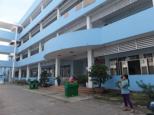 Một sản phụ nhảy từ tầng 2 bệnh viện tự tử