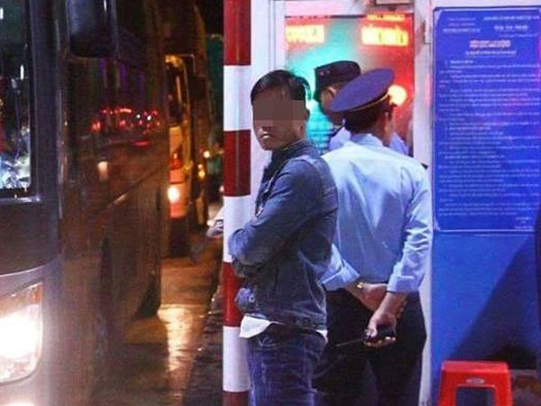 Nghi vấn người lạ hăm dọa tài xế ở BOT Cai Lậy