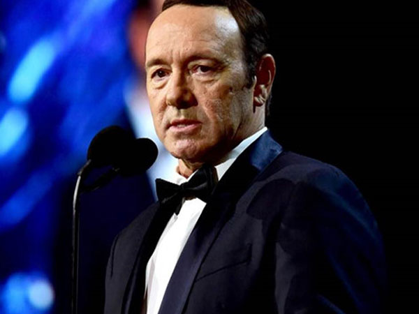 8 nhân viên phim 'House of Cards' bị Kevin Spacey tấn công tình dục