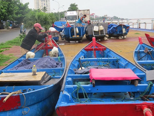 Bão tăng tốc, Phú Yên yêu cầu di dân khỏi vùng nguy hiểm trước 18h