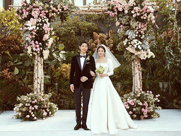 Cô dâu Song Hye Kyo lần đầu đăng ảnh lên tiếng sau siêu đám cưới với lang quân Song Joong Ki