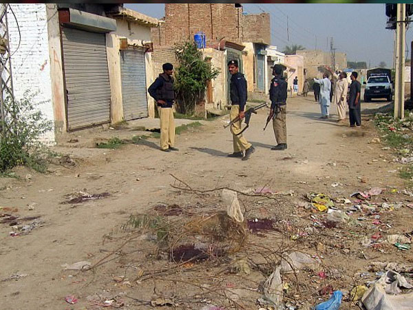 Em gái bị ép đi bộ khỏa thân ở Pakistan vì anh trai ngoại tình