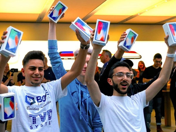 iPhone X bắt đầu bán ra trên thế giới