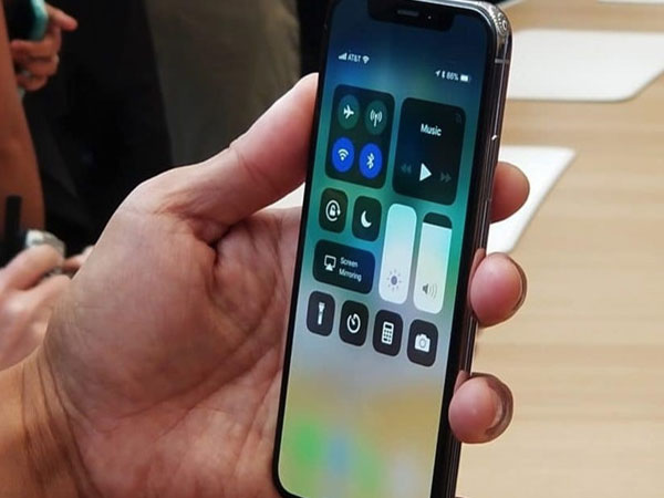 Nhạc chuông mặc định mới của iPhone X: Reflection