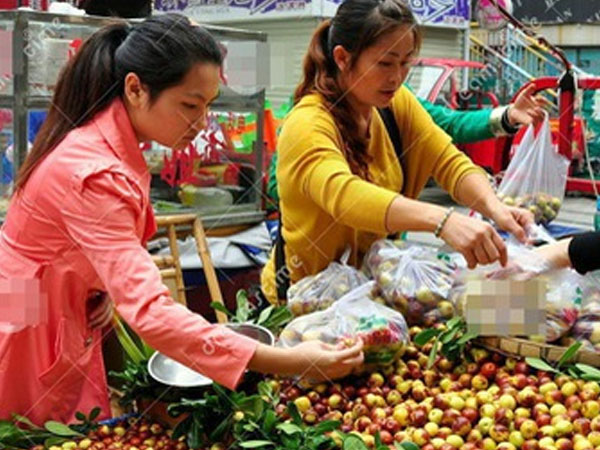 Tổng thu cả tháng 6 triệu, mẹ trẻ nhịn miệng nuôi 2 con bằng bỉm sữa xịn còn bị chê hoang phí