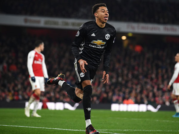 Lingard lập cú đúp giúp Man Utd nhấn chìm Arsenal tại Emirates