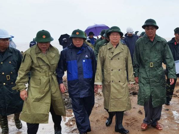 Bão số 12 giật cấp 15, sáng nay đổ bộ Phú Yên-Ninh Thuận