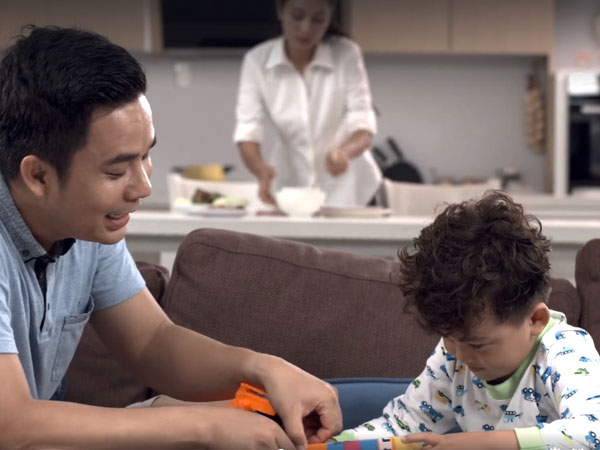 MC Phan Anh, NS Chí Trung nói gì sau clip chồng nghĩ thừa hiểu vợ?