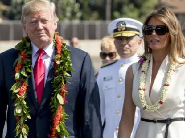 Ông Trump đến Hawaii cùng phu nhân