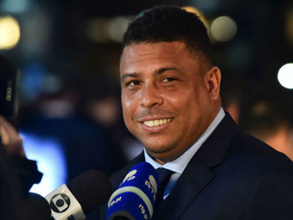 Ronaldo: 'Neymar rời Barca vì có khúc mắc với lãnh đạo'