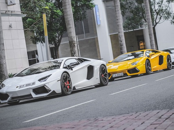 Dàn siêu xe Lamborghini 80 tỷ đồng tụ tập dịp cuối tuần tại Sài Gòn